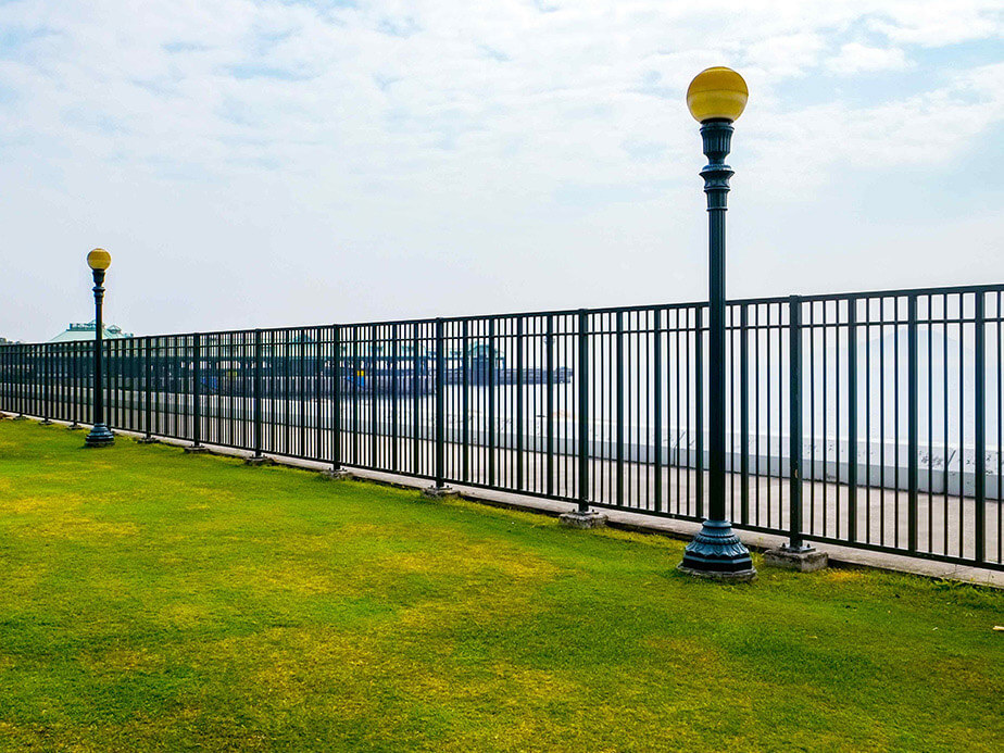 Lutherville Maryland commercial fencing contractor